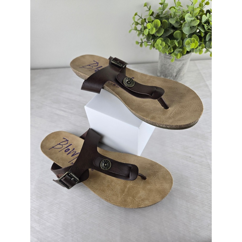 Blowfish Malibu Women Brown T-Strap Thong Sandals Buckle Flat Size 8.5 B122-8.5 - Picture 2 of 7